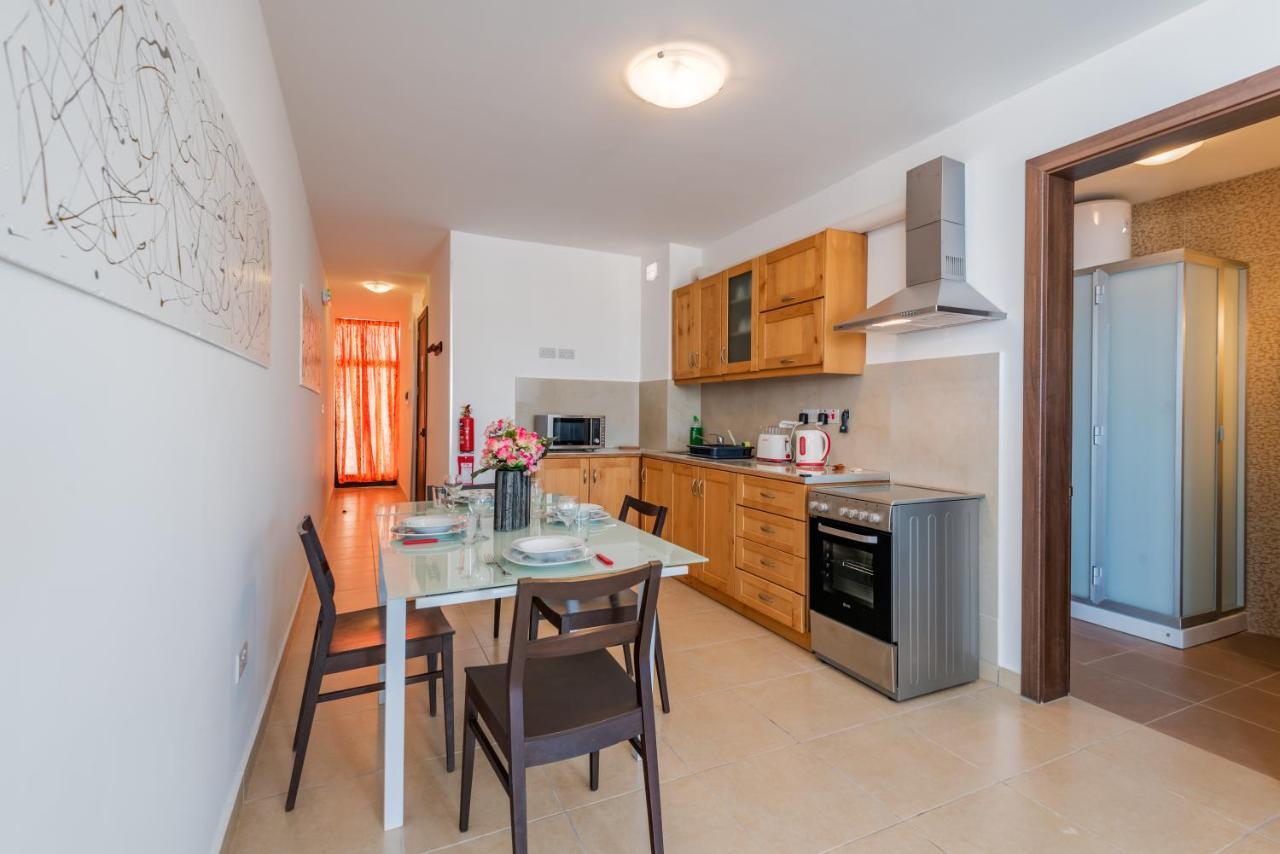 Penthouse With Seaview Terrace Apartment Сейнт Полс Бей Екстериор снимка