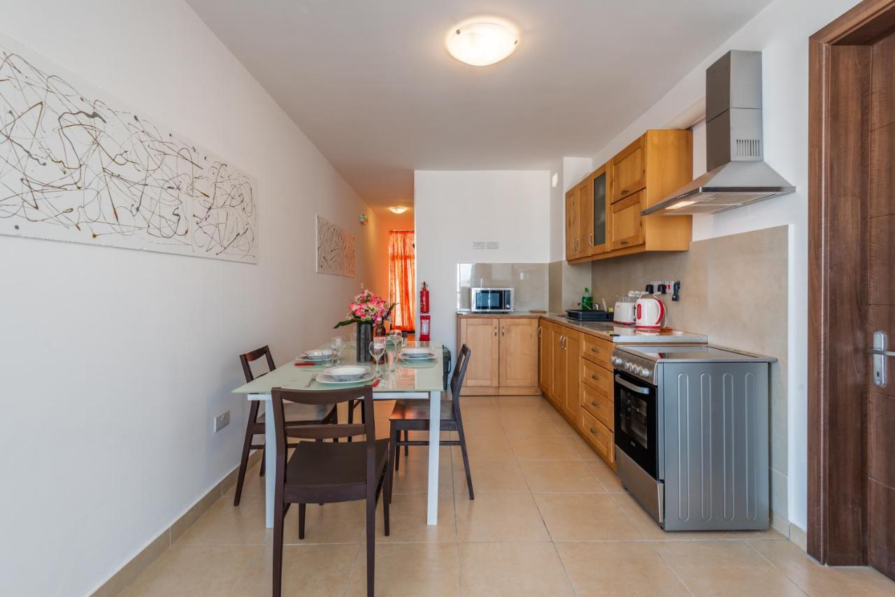 Penthouse With Seaview Terrace Apartment Сейнт Полс Бей Екстериор снимка